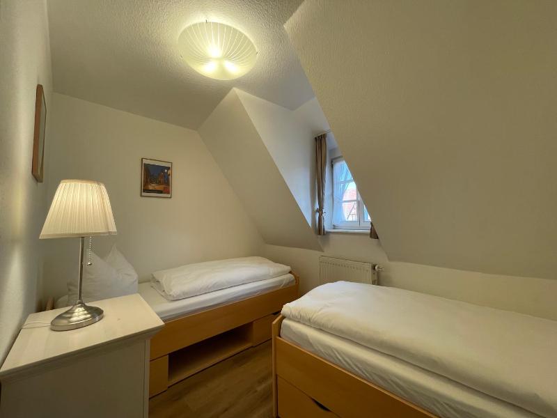 Big Two-Bedroom Apartment with Balcony - 4 image 4