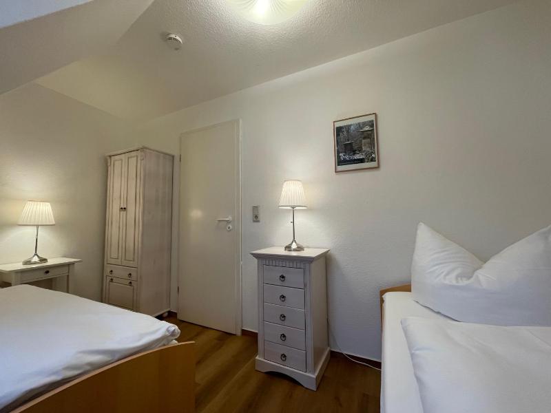 Big Two-Bedroom Apartment with Balcony - 4 image 3