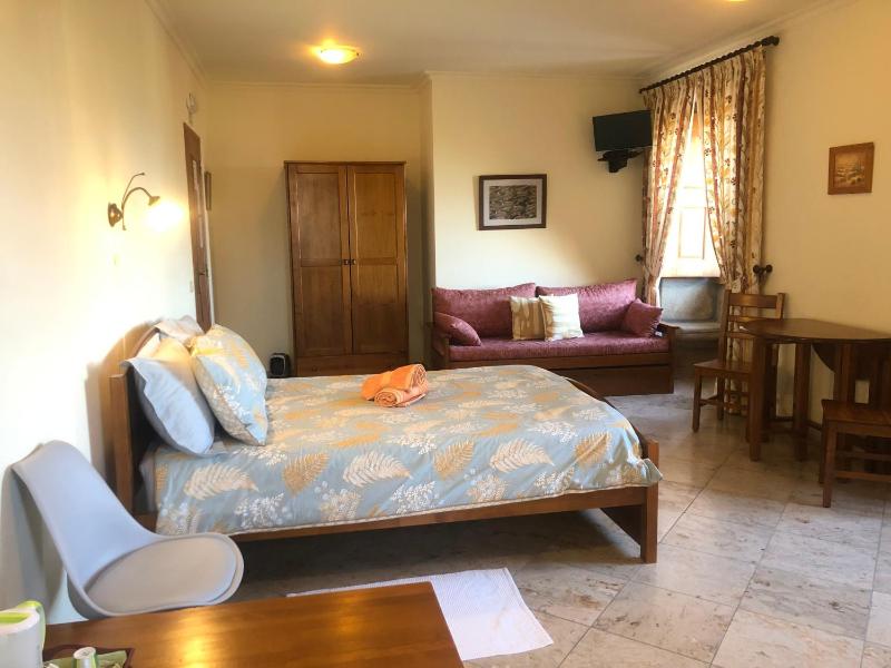 Double Room image 4