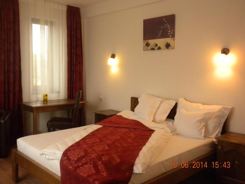 Double Room image 4