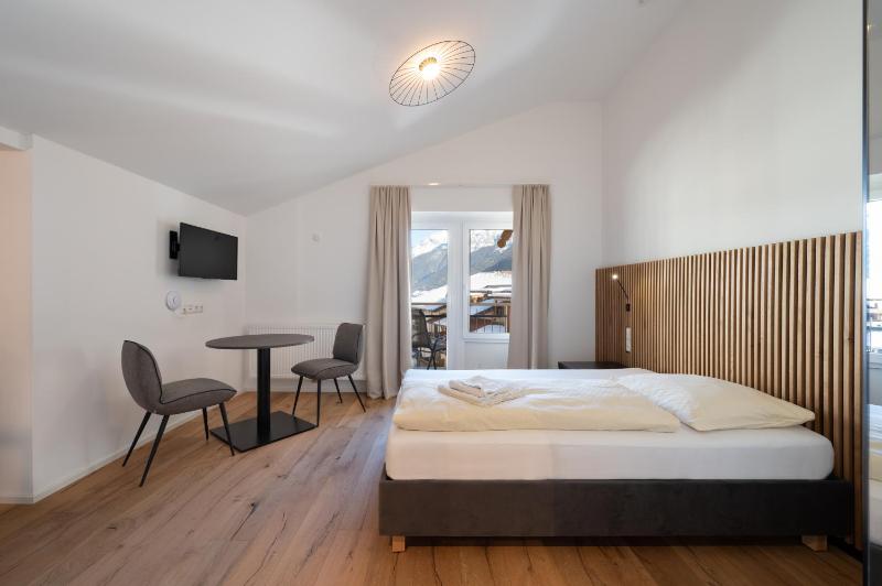 Apartment with Balcony image 2