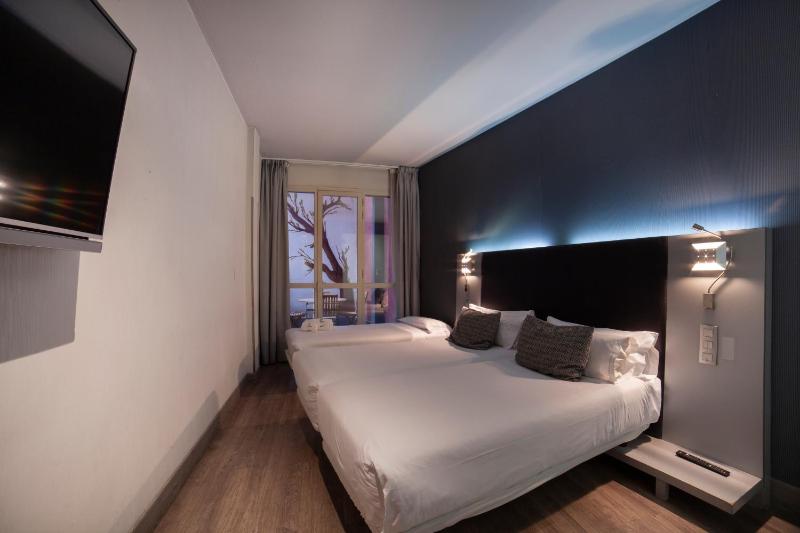 Triple (3 Adults) image 4