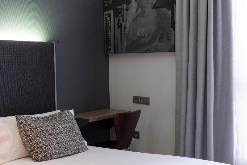 Quadruple (4 Adults) image 4