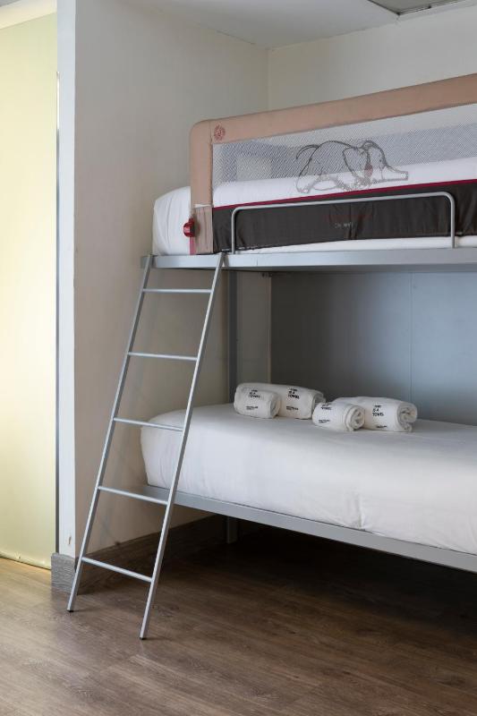 Quadruple (4 Adults) image 1