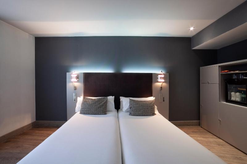 Double or Twin Room (1-2 Adults) image 4