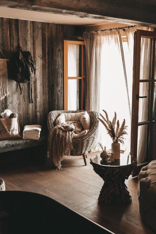 Deluxe Double Room image 1