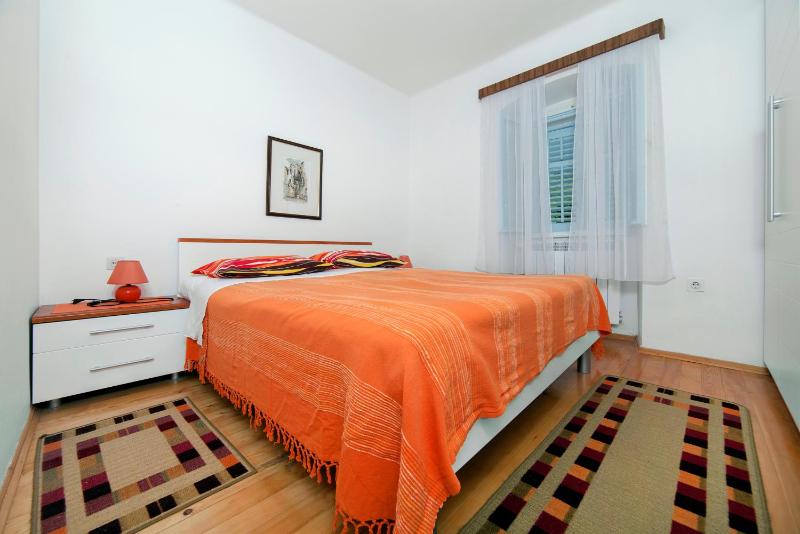 Economy Double Room image 3