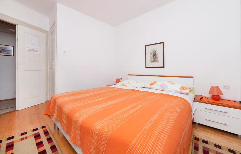 Economy Double Room image 2