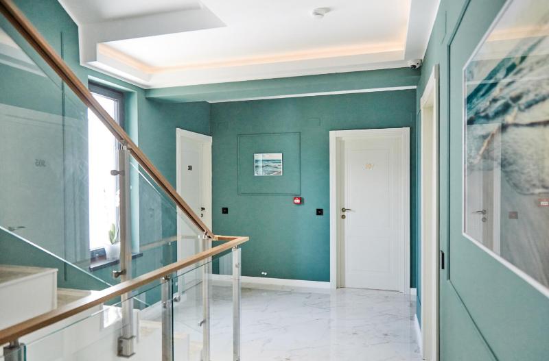 Double Room with Balcony image 4