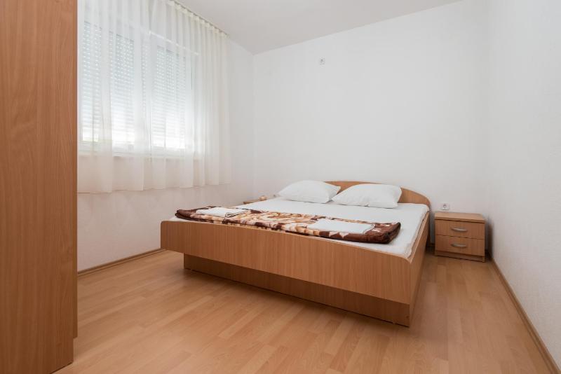 One-Bedroom Apartment with Balcony and Sea View image 2