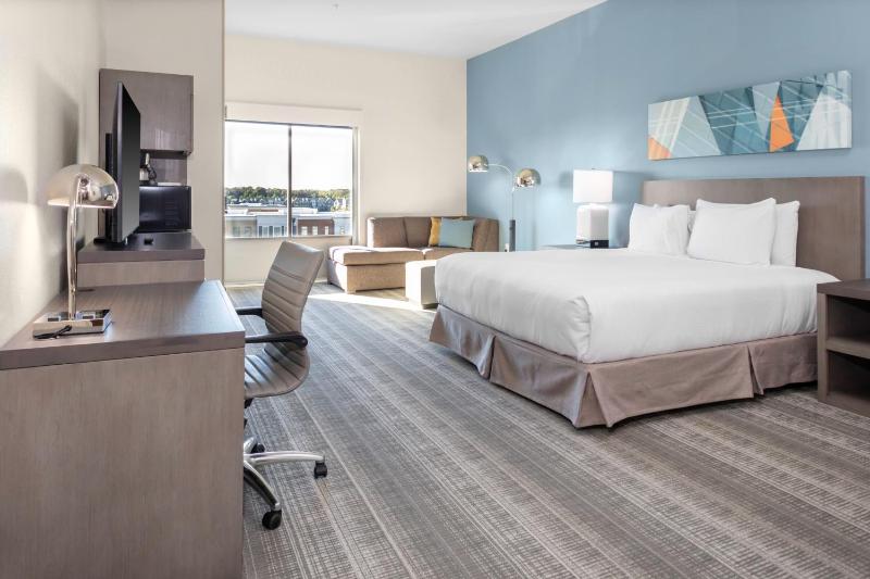 King Room image 2