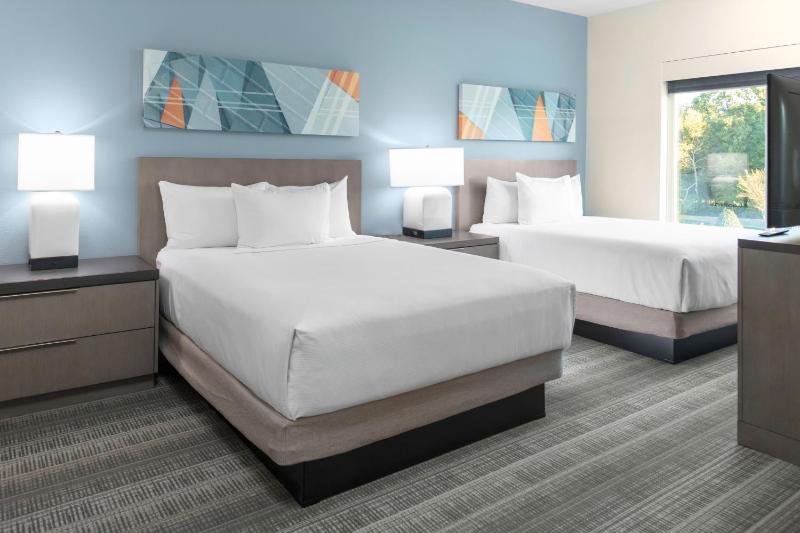 Queen Room with Two Queen Beds and Roll-In Shower - Disability Access image 1