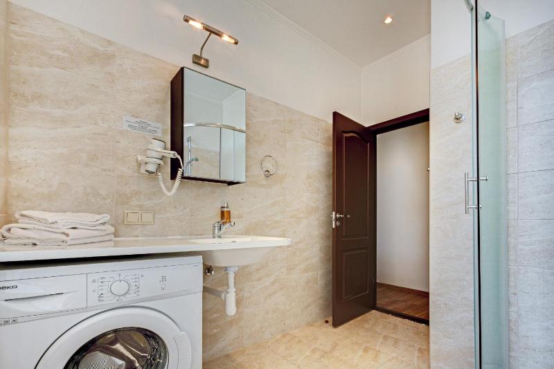 One-Bedroom Apartment with Double Bed image 3