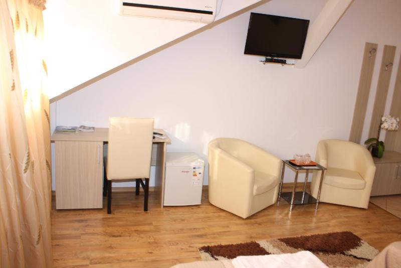 Superior Twin Room image 2