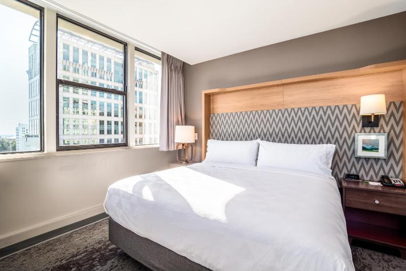 Premium King Room image 1
