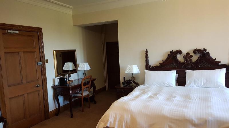 Double Room with Private Bathroom image 2