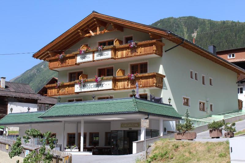 Triple Room with Balcony image 1