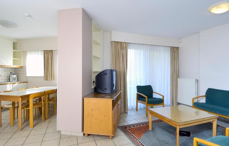 Luxury Two-Bedroom Apartment image 2