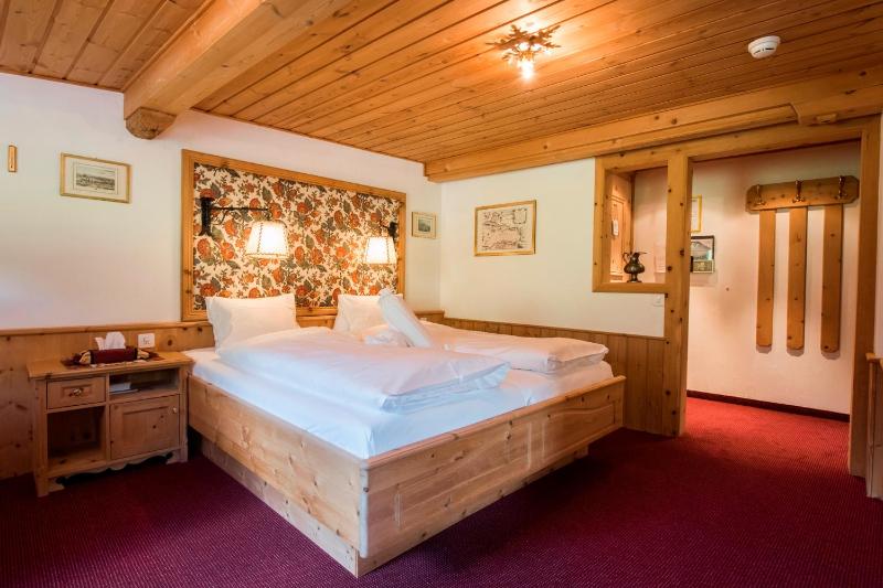 Standard Double Room image 4