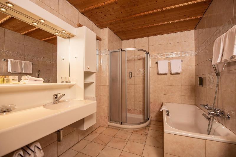 Junior Suite image 2