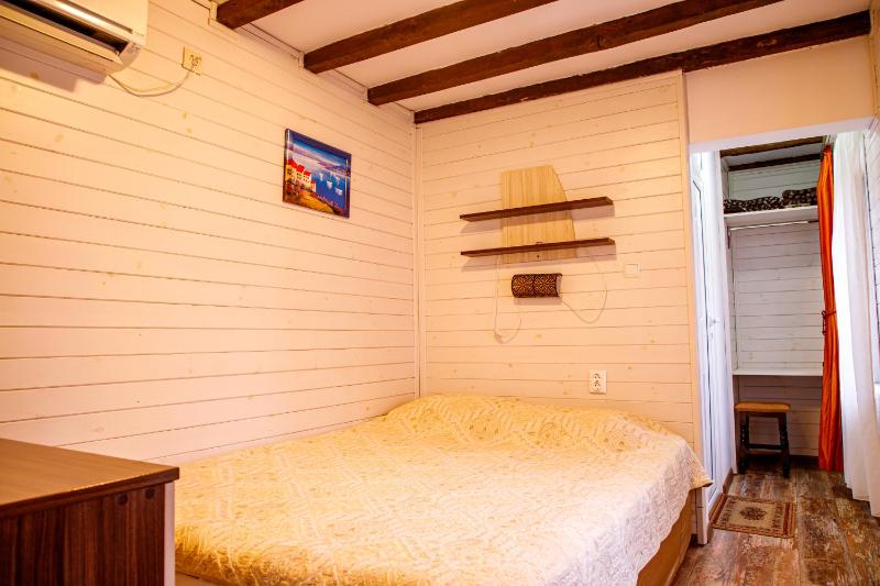 Small Double Room image 1