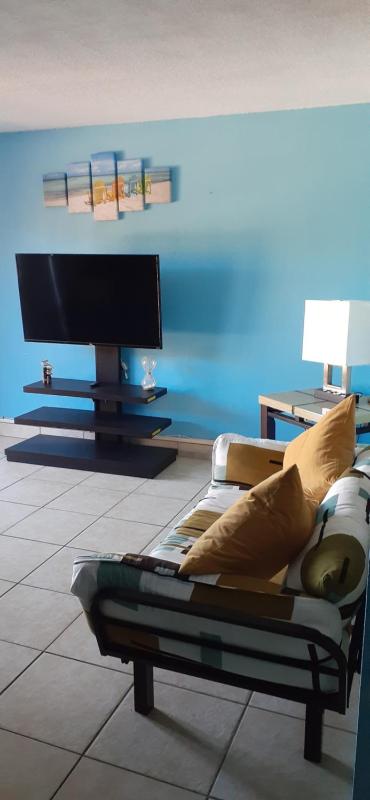 Daytona Beach Hawaiian Inn - image 25