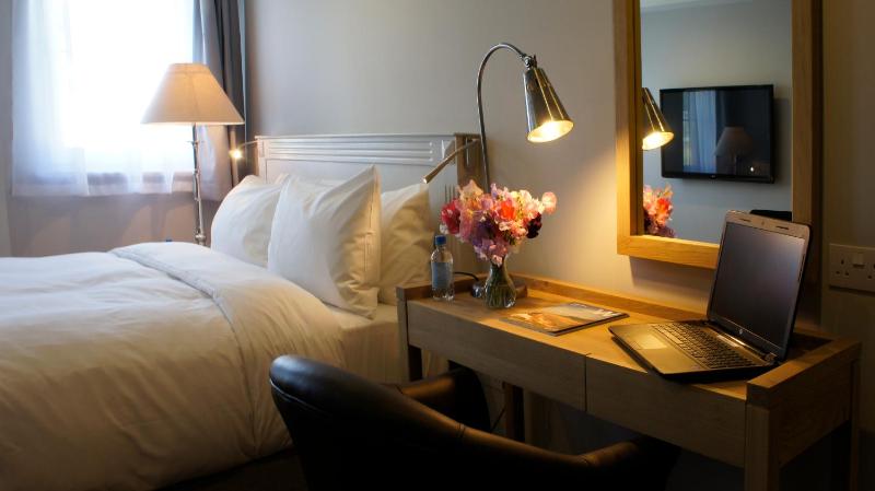 Queen Room image 1