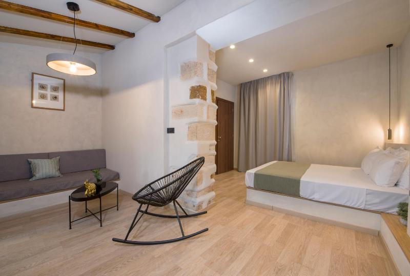 Suite with Balcony image 1