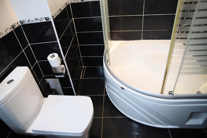 Family Room (4 Adults) image 3