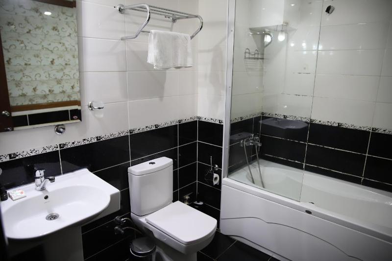 Standard Triple Room image 3