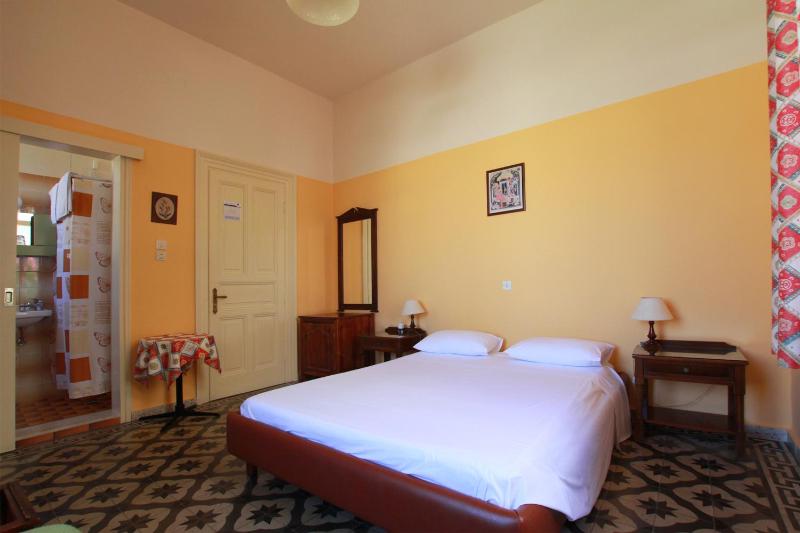 Double Room image 4