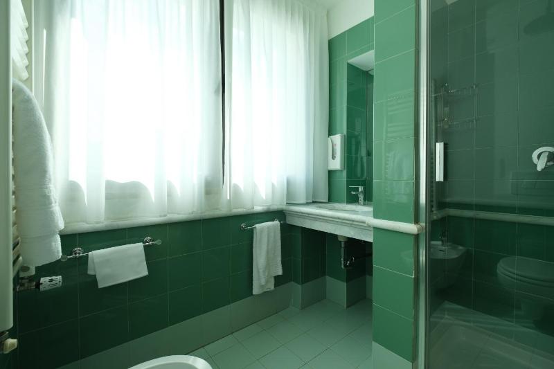 Quadruple Room image 1