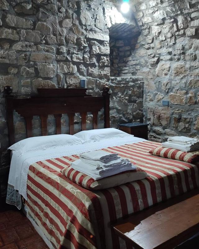 Double Room image 1