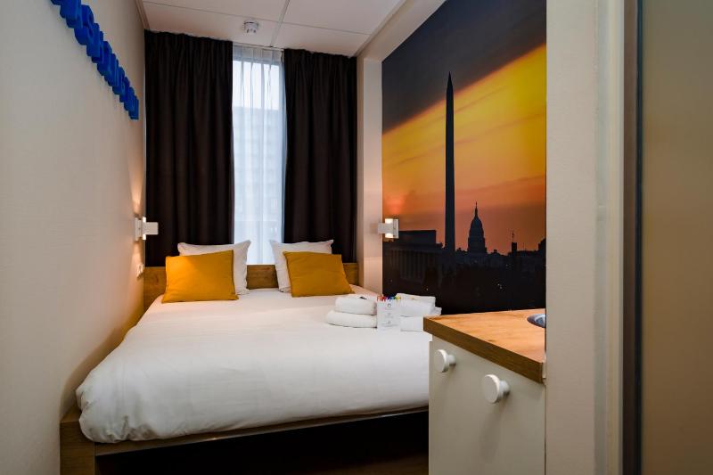 Small Double Room (Including free parking) image 2