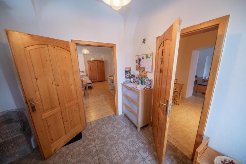 One-Bedroom Apartment image 2
