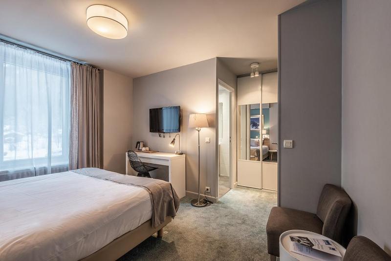 Double or Twin Room with Mountain View image 3