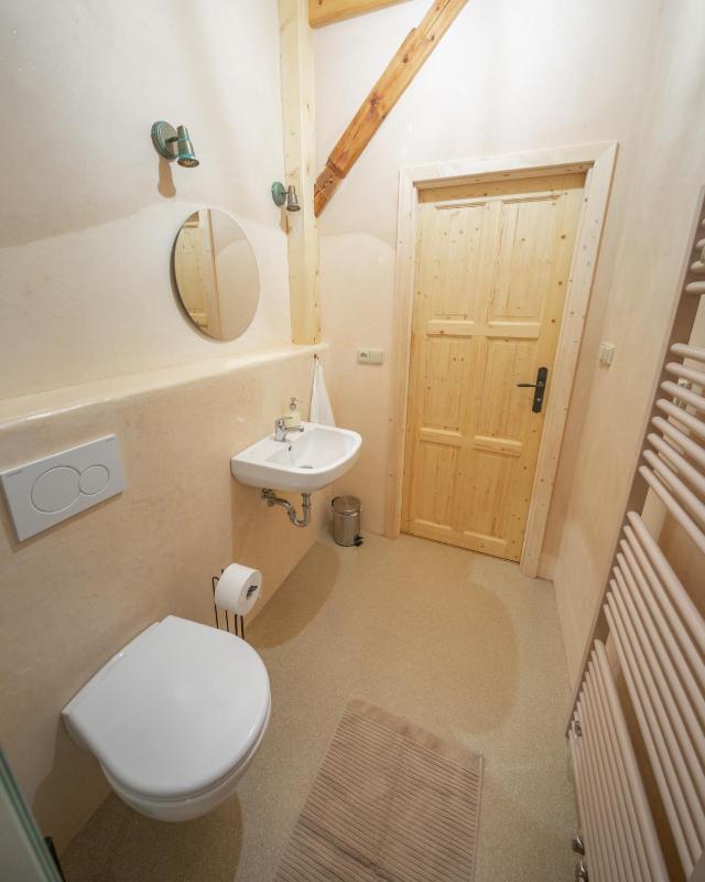 Deluxe Quadruple Room image 4