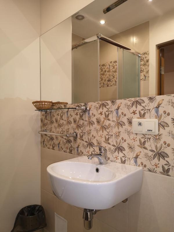 Double or Twin Room with Garden View image 4
