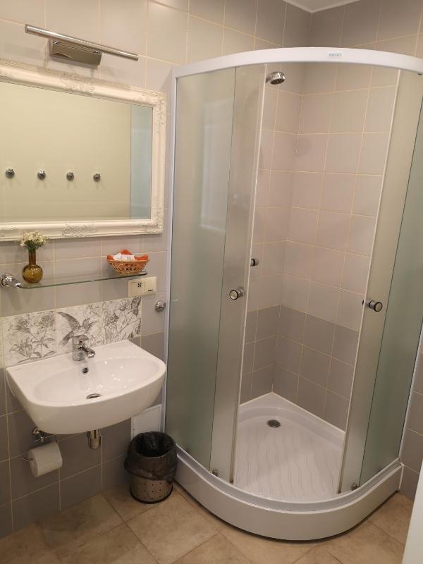 Double or Twin Room with Garden View image 3