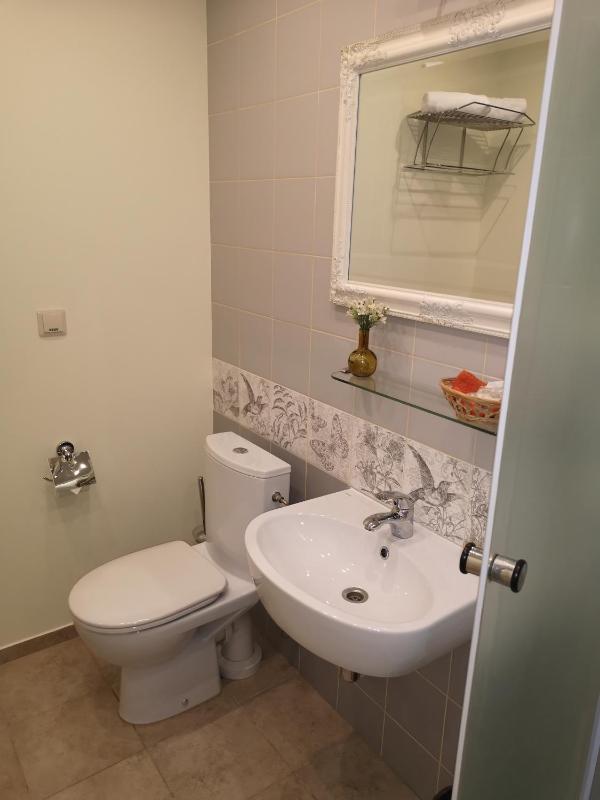 Quadruple Room image 4