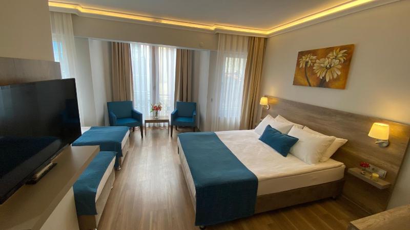 Quadruple Room image 1