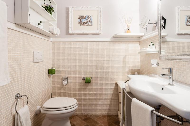 Suite (2 Adults) image 3