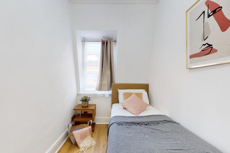 Luxury Two-Bedroom Apartment image 2