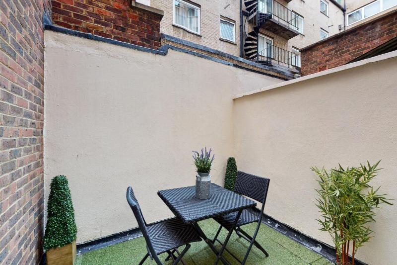 Two-Bedroom Apartment with Terrace image 2