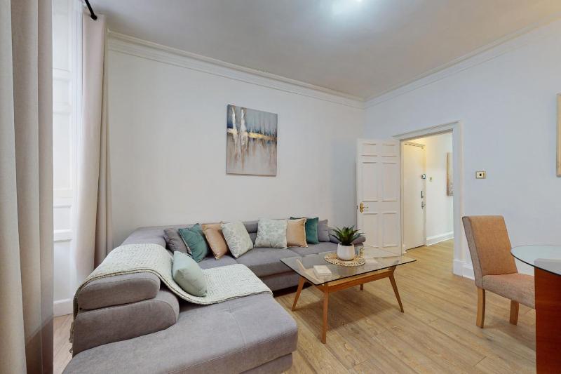 Two-Bedroom Apartment with Terrace image 2