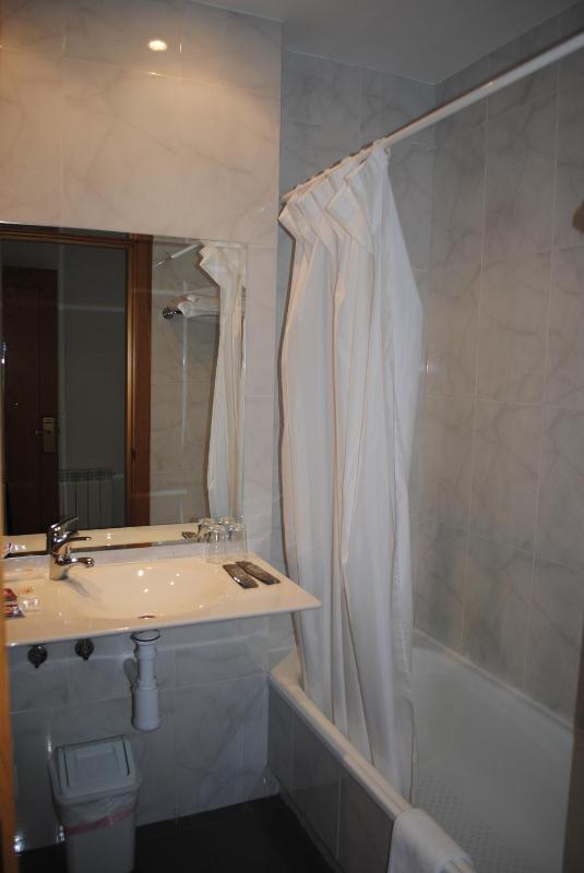 Single Room image 3
