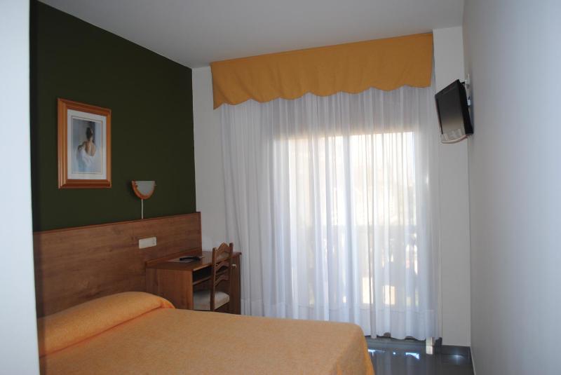 Single Room image 2