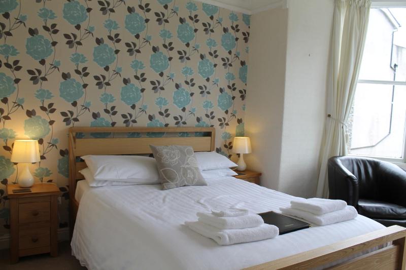 Classic Double Room with Lake view image 3