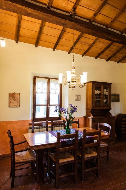 Five-Bedroom Apartment image 2