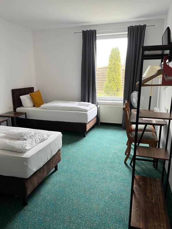 Standard Twin Room image 1